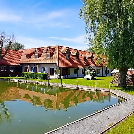Bed & Breakfast Les Etangs Des Couartes 3*