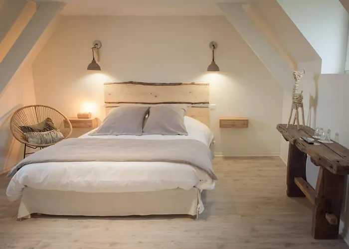 Couette-café Les étangs Des Couartes 3*