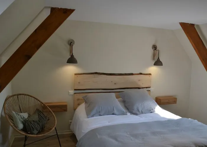 Couette-café Les étangs Des Couartes 3*